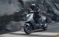 续航128公里 雅迪联手保时捷推出电动摩托车：卖4.5万！